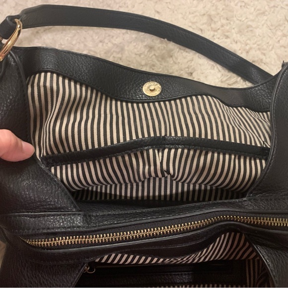 Kate and Mel vegan leather hobo-style black purse/handbag - Picture 11 of 11